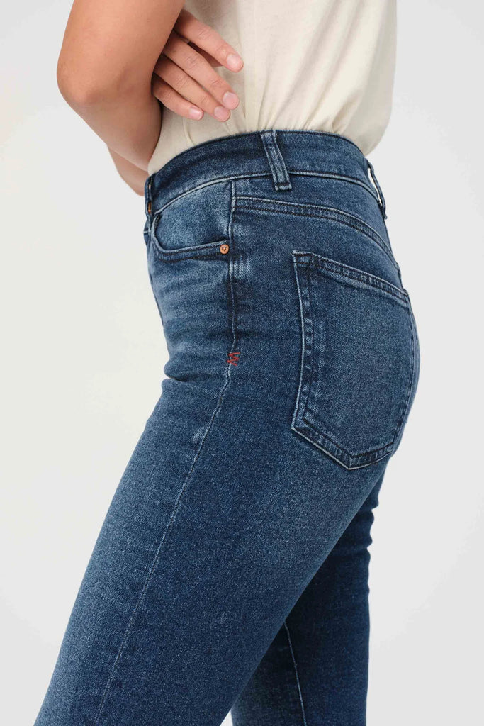 Nao - high rise bootcut jeans 30"