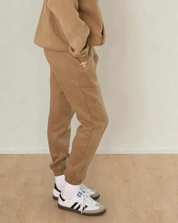 Laid Back Lounge Set Pecan